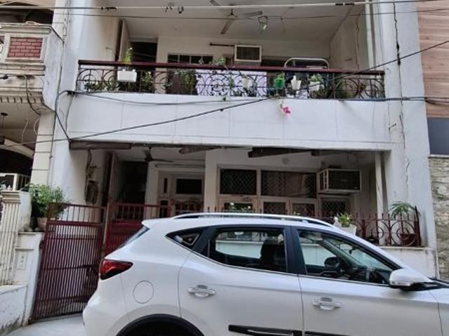 Resale | 4 BHK + 100 Sq.Yd. Independent House in Shalimar Bagh