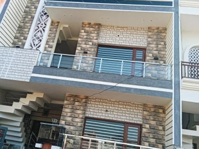 Resale | 4 BHK 102 Sq.Yd. Independent House in Sector 127
