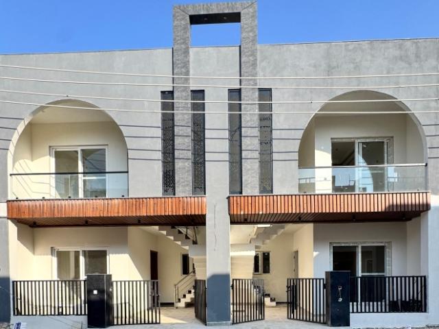 Resale | 4 BHK 103 Sq.Yd. Independent House in Sunny Enclave