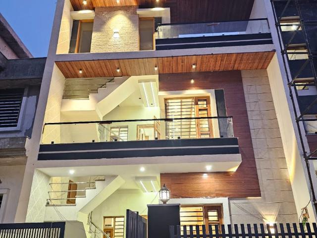 Resale | 4 BHK 128 Sq.Yd. Independent House in Rejoice Villa