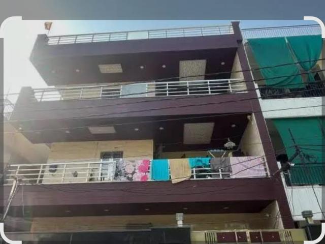 Resale | 4 BHK 1227 Sq.Ft. Independent House in RWA Apartments Sector 19