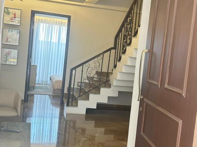 Resale | 4 BHK 1350 Sq.Ft. Villa in Aerocity