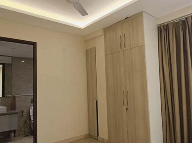 Resale | 4 BHK + 135 Sq.Mt. Independent House in RWA Apartments Sector 40