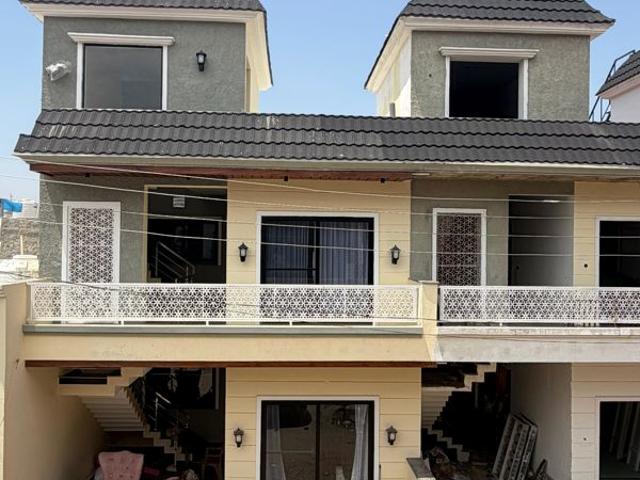 Resale | 4 BHK 136 Sq.Yd. Villa in Sector 126