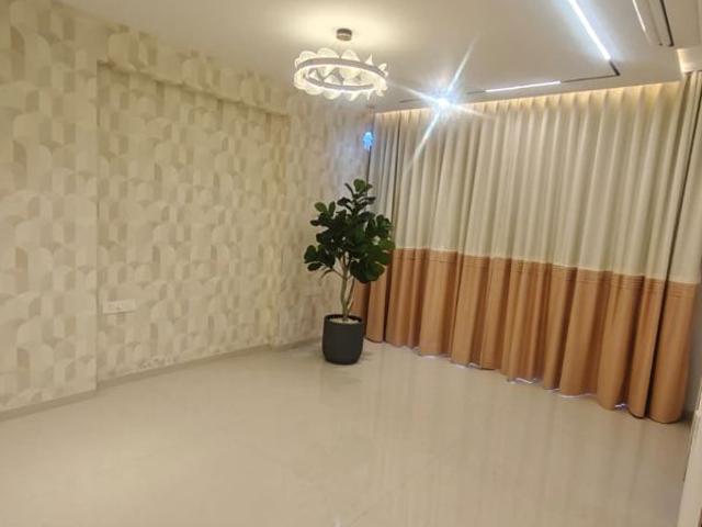 Resale | 4 BHK 1415 Sq.Ft. Apartment in Senapati Bapat Road