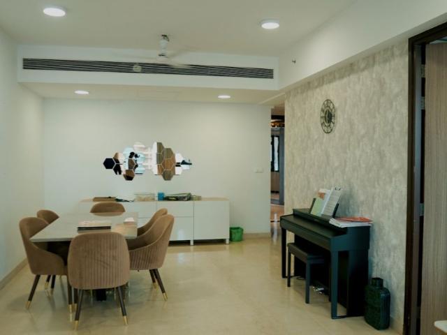 Resale | 4 BHK 1550 Sq.Ft. Apartment in Lodha Marquise
