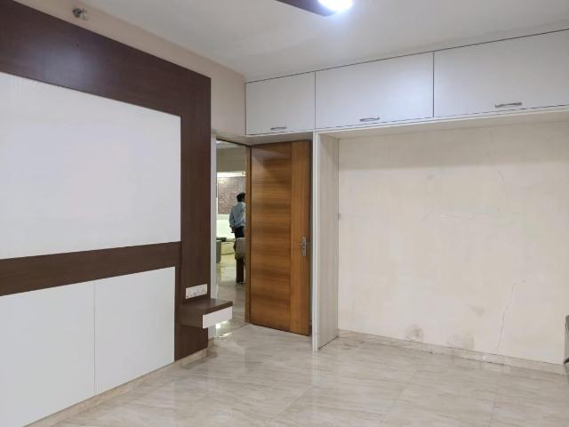 Resale | 4 BHK 1550 Sq.Ft. Apartment in Thakur Jewel Tower