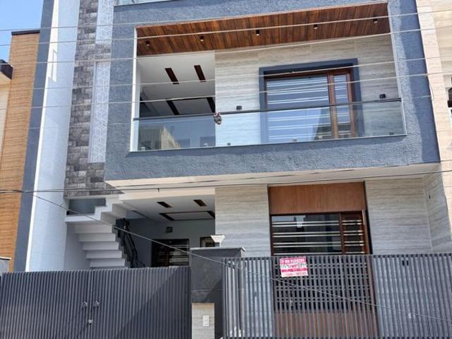 Resale | 4 BHK 158 Sq.Yd. Villa in Sector 125