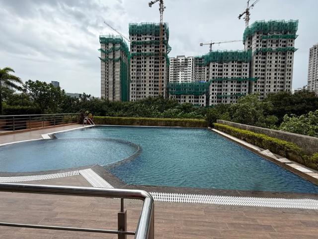 Resale | 4 BHK + 1500 Sq.Ft. Apartment in Keystone Elita
