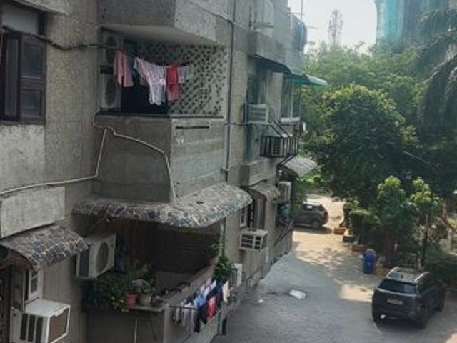 Resale | 4 BHK 1650 Sq.Ft. Apartment in IP Extension