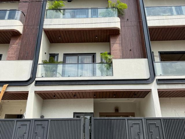 Resale | 4 BHK 166 Sq.Yd. Villa in Mansarovar Extension