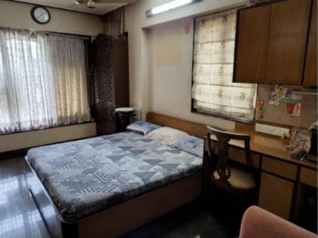 Resale | 4 BHK 1600 Sq.Ft. Apartment in DLH Legacy