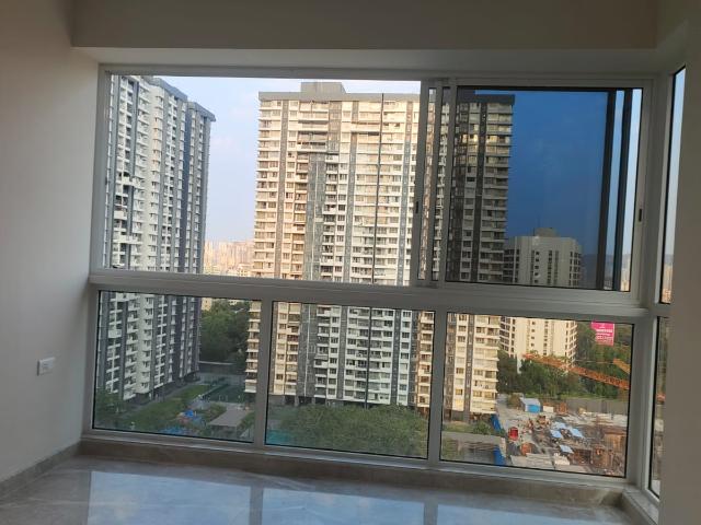 Resale | 4 BHK 1600 Sq.Ft. Apartment in Tata Serein