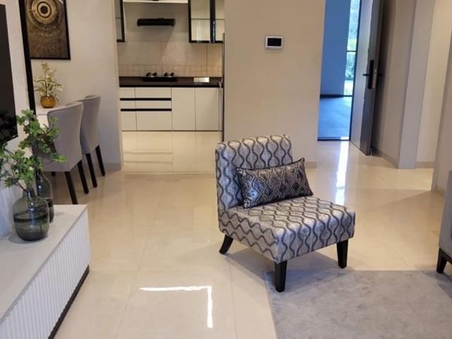 Resale | 4 BHK 1620 Sq.Ft. Apartment in Choice QUE 914