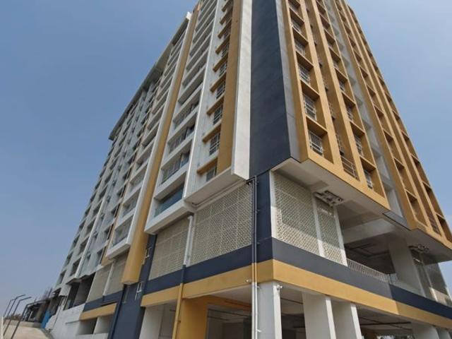 Resale | 4 BHK 1750 Sq.Ft. Apartment in A And A Breeza