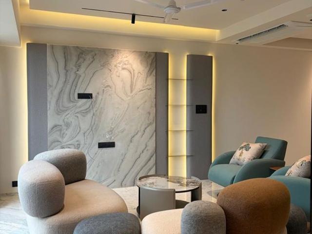 Resale | 4 BHK + 1702 Sq.Ft. Apartment in Lodha Kiara