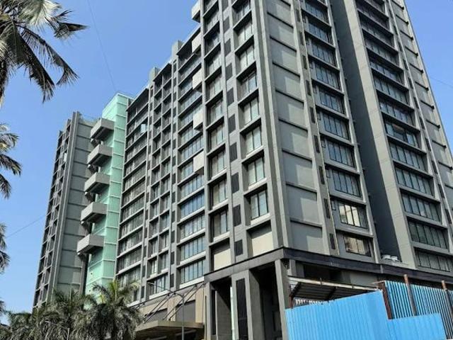 Resale | 4 BHK 1732 Sq.Ft. Apartment in Raheja Park West