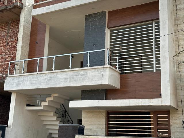 Resale | 4 BHK 1850 Sq.Ft. Villa in Kharar