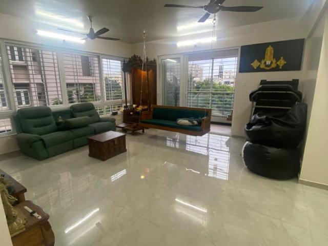 Resale | 4 BHK 1850 Sq.Ft. Apartment in Pimple Saudagar