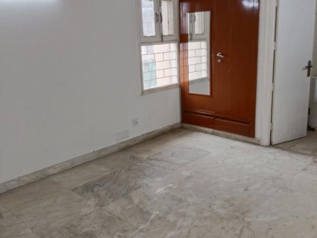 Resale | 4 BHK 1850 Sq.Ft. Apartment in The Crescent