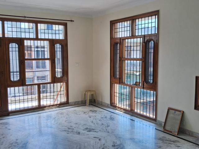 Resale | 4 BHK 1858 Sq.Ft. Apartment in Sector 68