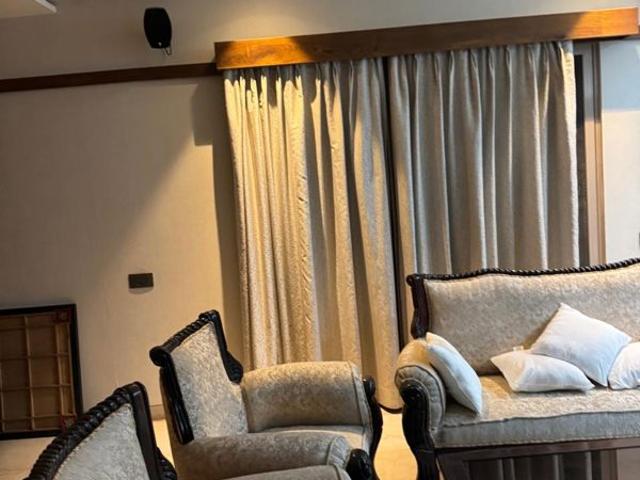 Resale | 4 BHK 1884 Sq.Ft. Apartment in Ashok Nagar
