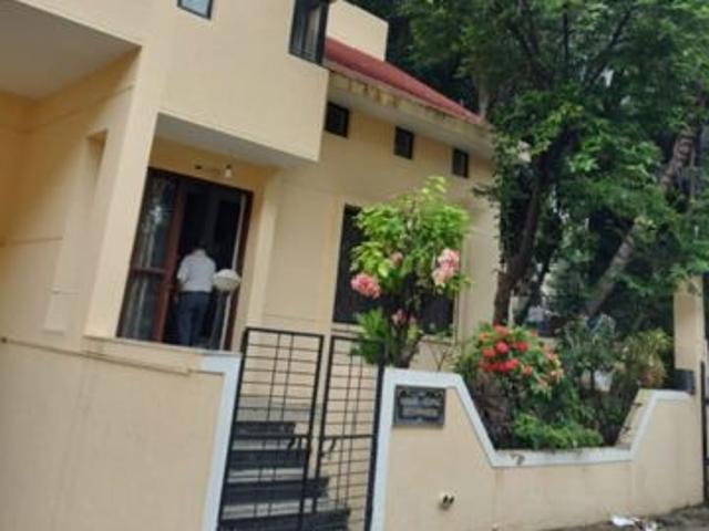 Resale | 4 BHK 1800 Sq.Ft. Villa in Lalit Estate