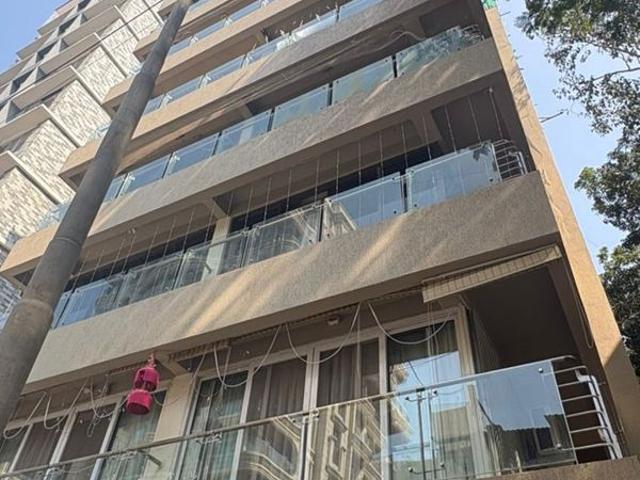 Resale | 4 BHK + 1800 Sq.Ft. Apartment in Aditya Mayur Residency