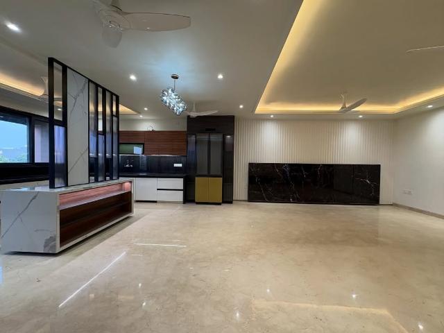 Resale | 4 BHK 1800 Sq.Ft. Apartment in Sector 19 Dwarka