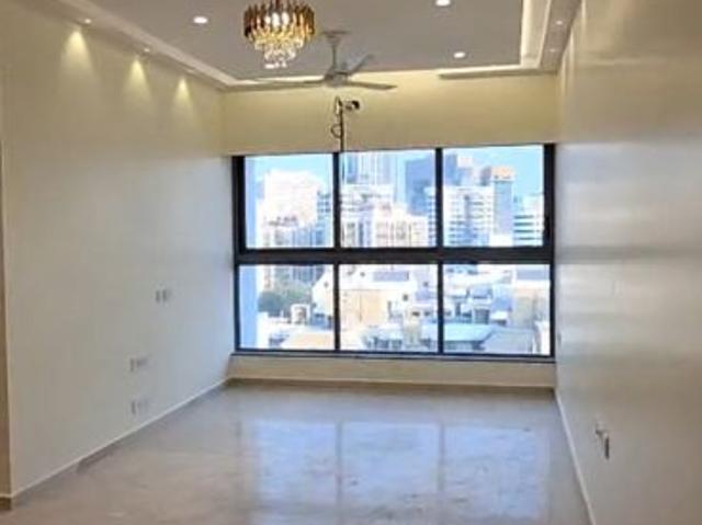 Resale | 4 BHK 1800 Sq.Ft. Apartment in Sheth 72 West