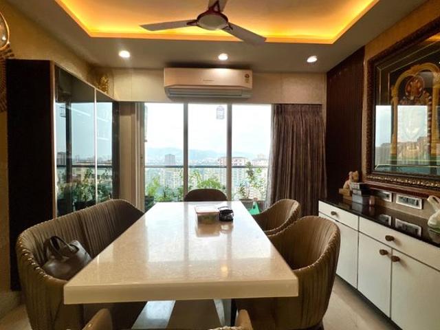 Resale | 4 BHK + 1800 Sq.Ft. Apartment in Sheth Avalon