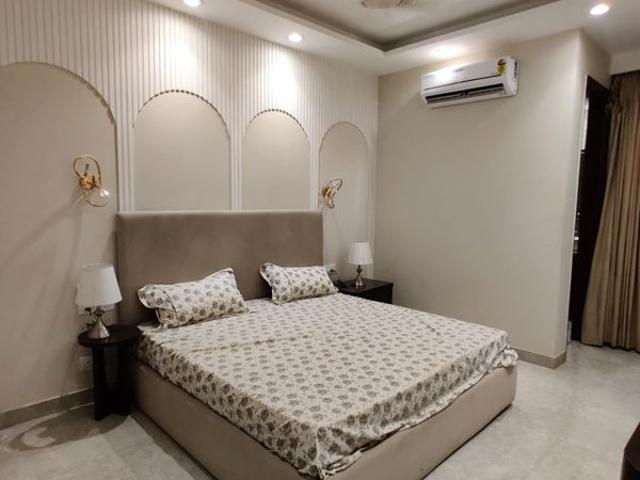 Resale | 4 BHK 1800 Sq.Ft. Apartment in Silver Leaf II