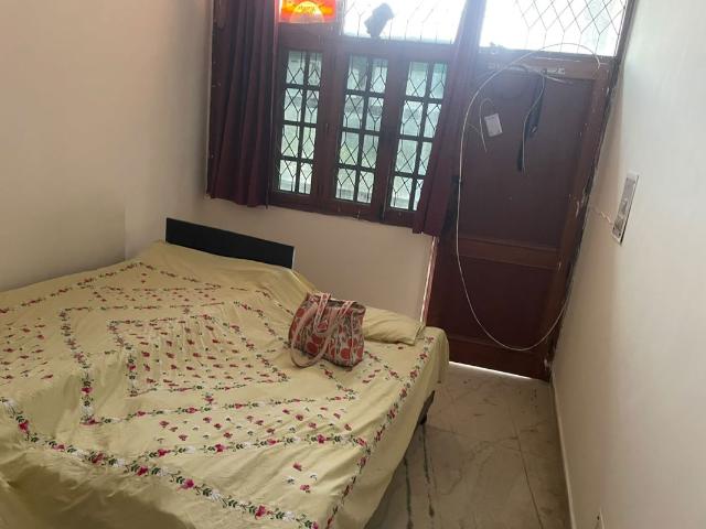 Resale | 4 BHK + 180 Sq.Mt. Independent House in Sector 19