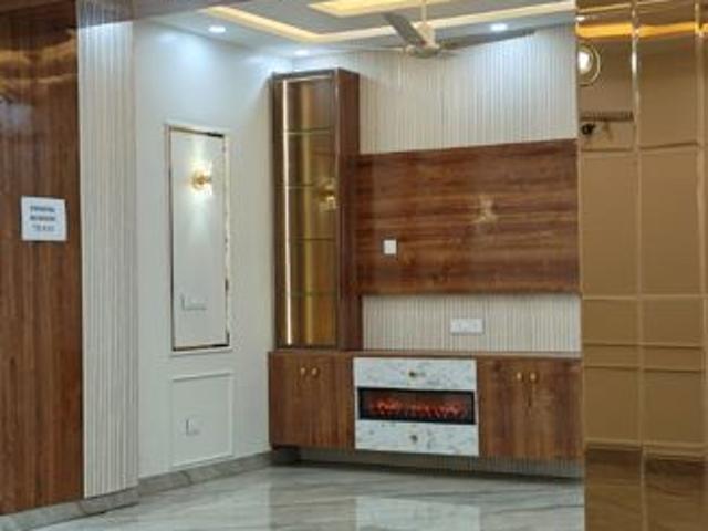 Resale | 4 BHK + 1950 Sq.Ft. Apartment in Sector 11 Dwarka