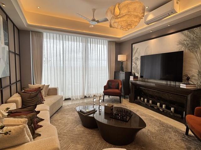 Resale | 4 BHK + 1954 Sq.Ft. Apartment in Eldeco Trinity