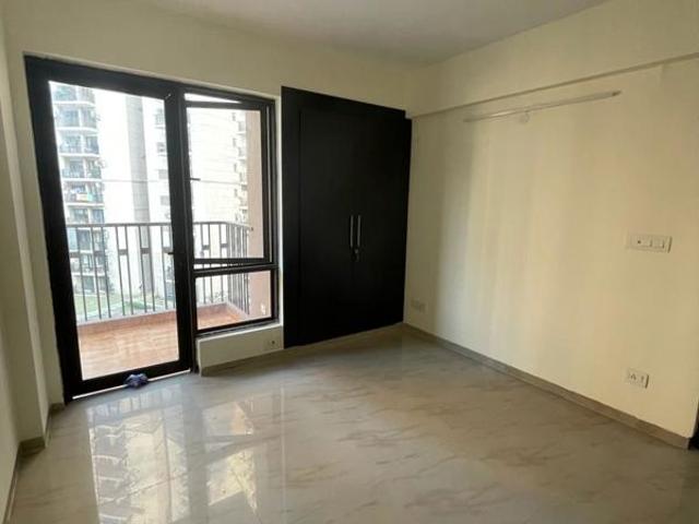 Resale | 4 BHK 1968 Sq.Ft. Apartment in Logix Blossom County
