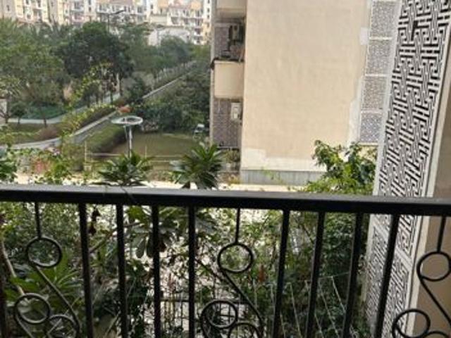 Resale | 4 BHK + 1975 Sq.Ft. Apartment in Emaar Emerald Floors Premier