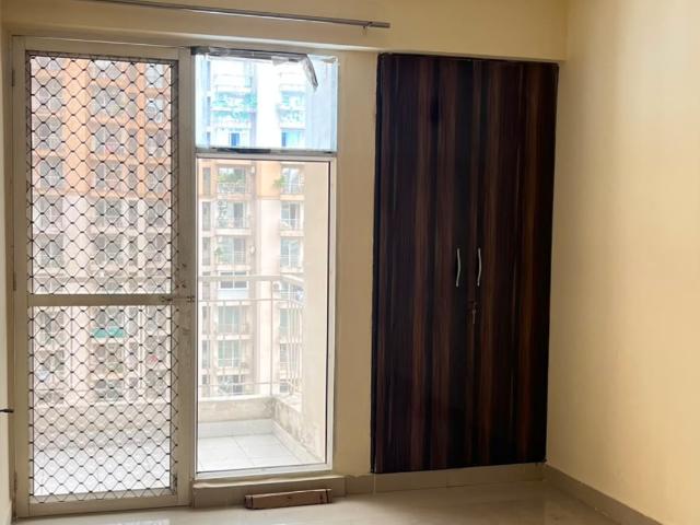 Resale | 4 BHK 1995 Sq.Ft. Apartment in Proview Officer City