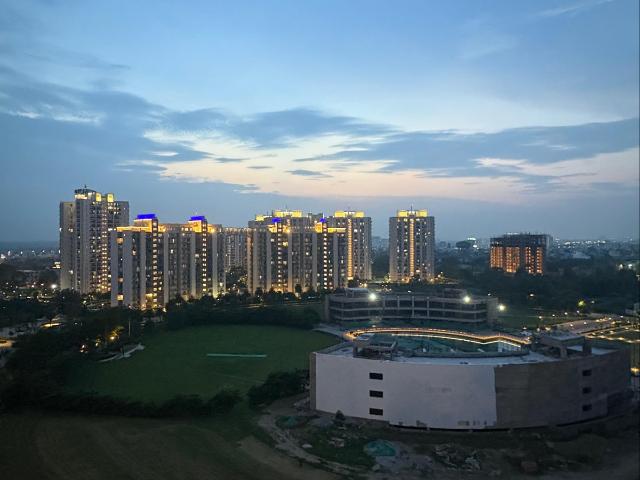Resale | 4 BHK 1919 Sq.Ft. Apartment in Shalimar Belvedere Court