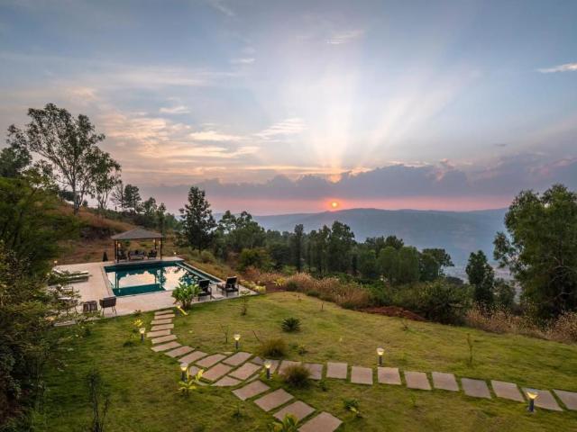 Resale | 4 BHK 1 Acre Villa in Vasant Kunj