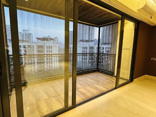 Resale | 4 BHK 2040 Sq.Ft. Apartment in Lodha Sterling