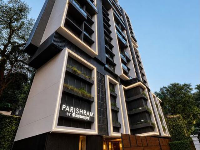 Resale | 4 BHK 2046 Sq.Ft. Apartment in Parishram Apartments