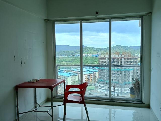 Resale | 4 BHK 2053 Sq.Ft. Apartment in Oberoi Realty Esquire