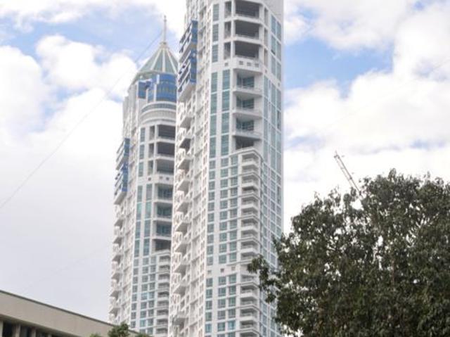 Resale | 4 BHK 2050 Sq.Ft. Apartment in Tardeo