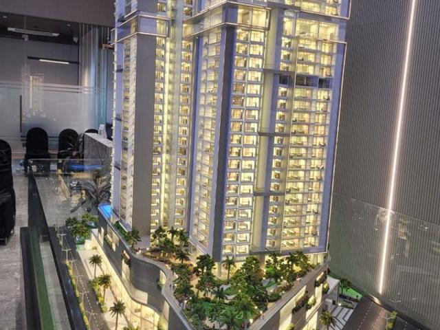 Resale | 4 BHK 2075 Sq.Ft. Apartment in Dynasty The Hyphen