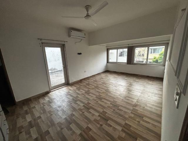 Resale | 4 BHK 2095 Sq.Ft. Apartment in Rise Organic Homes