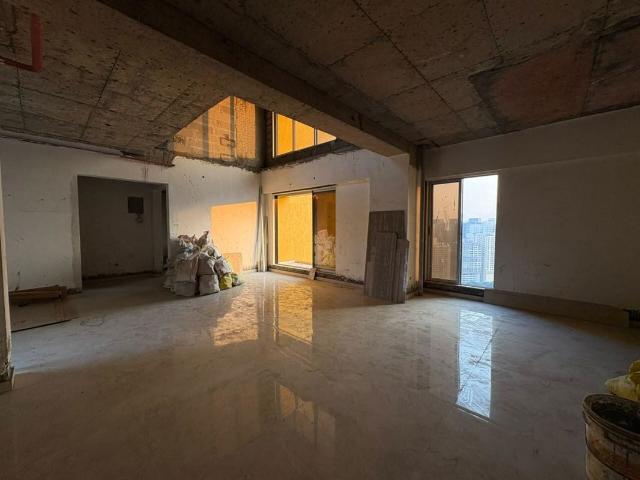 Resale | 4 BHK + 2000 Sq.Ft. Apartment in Cosmos Horizon