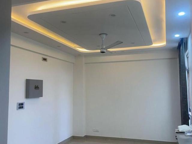 Resale | 4 BHK 2000 Sq.Ft. Apartment in Dwarka