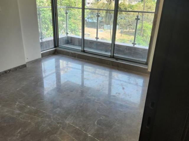 Resale | 4 BHK 2000 Sq.Ft. Apartment in Makhan Dham