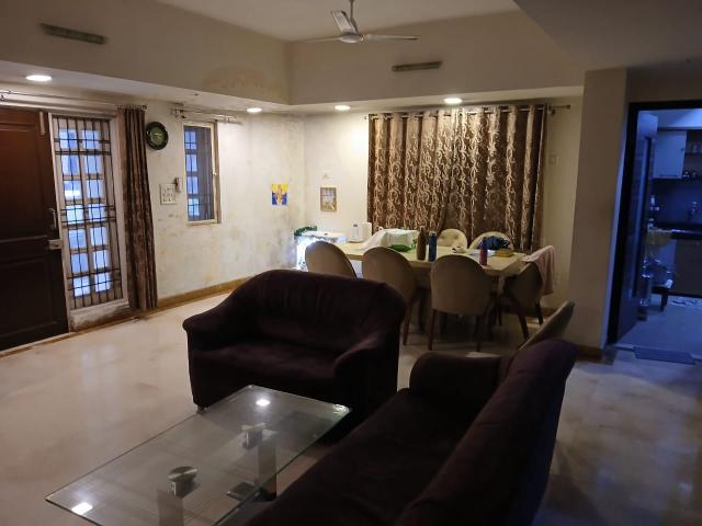 Resale | 4 BHK 2000 Sq.Ft. Apartment in Malad East